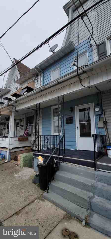 939 W Pine St - Photo 2 of 23