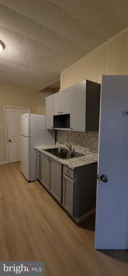 939 W Pine St - Photo 7 of 23