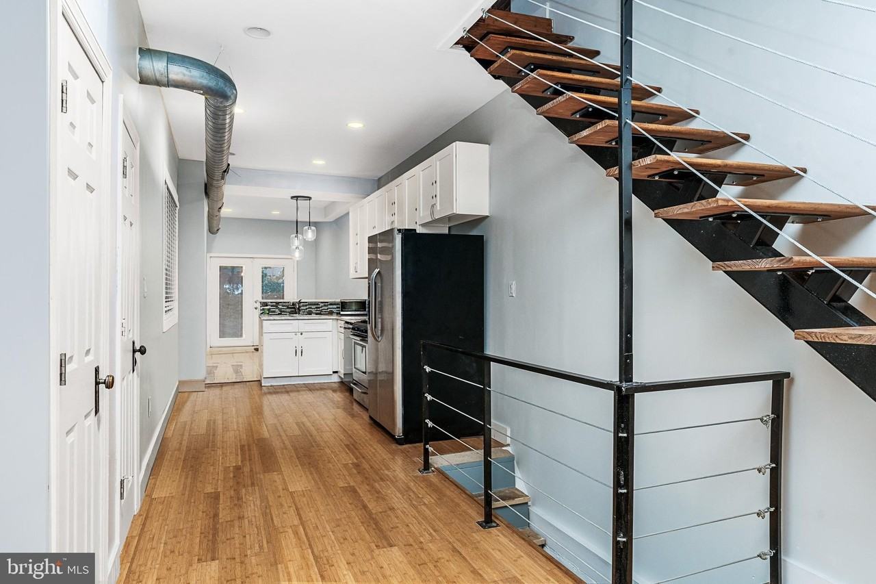 457 Moyer St - Photo 5 of 25