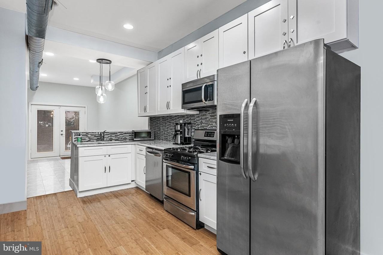 457 Moyer St - Photo 7 of 25