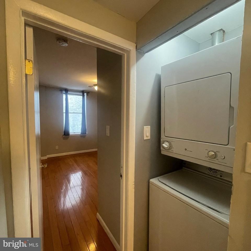 764 S 4th St ## 66 - Photo 7 of 9