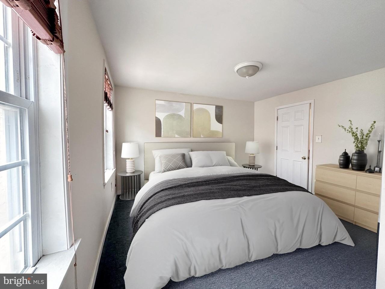 1525 Montrose St - Photo 2 of 42