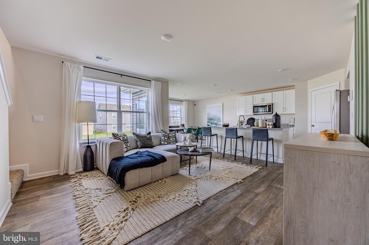 171 Schyrock Dr - Photo 6 of 50