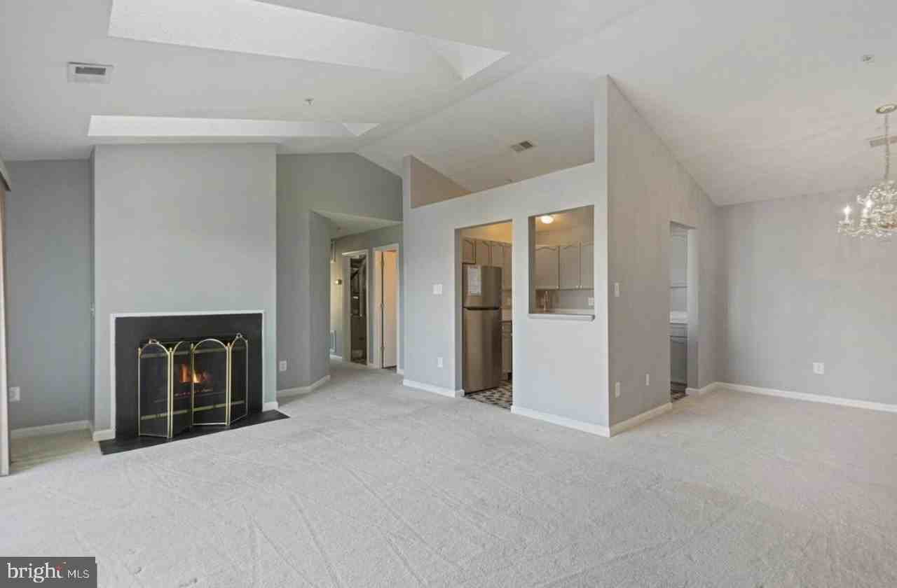 157-10 Brookland Ter Unit 10 #10 - Photo 3 of 15