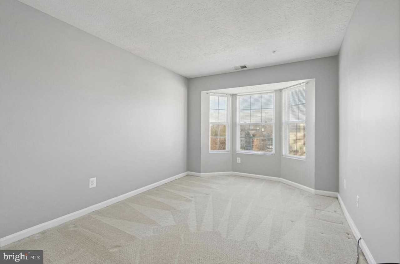 157-10 Brookland Ter Unit 10 #10 - Photo 7 of 15