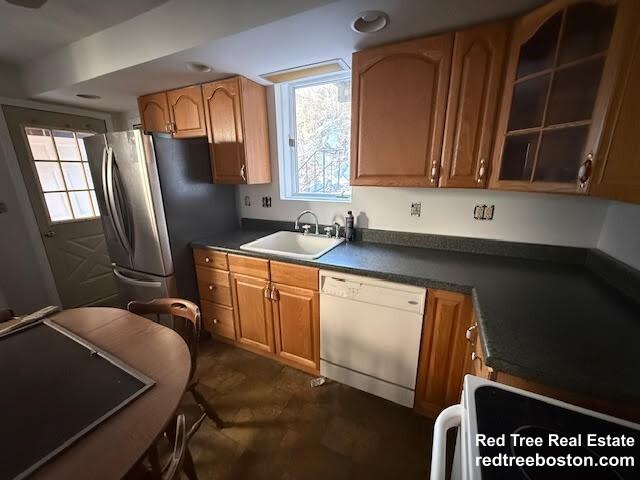 60 Haines St - Photo 3 of 10