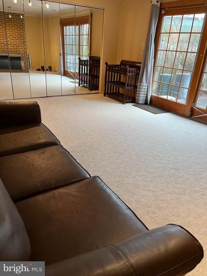 147 East St Ne - Photo 5 of 9