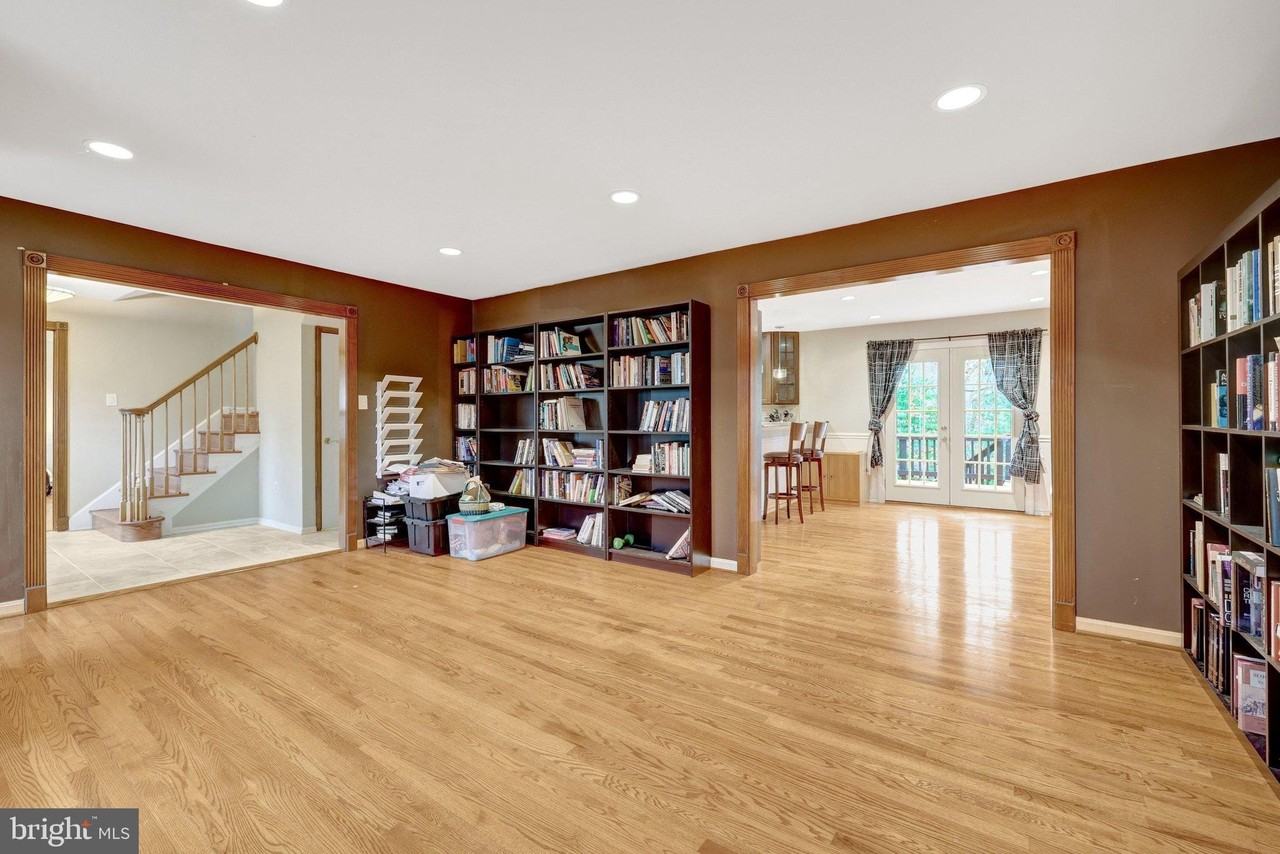 2230 Carmichael Dr - Photo 5 of 40