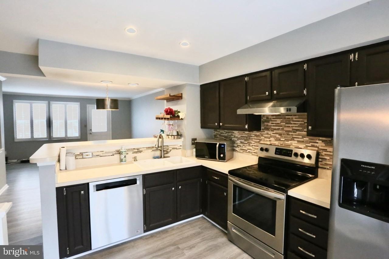 6623 Skylemar Trl - Photo 5 of 24