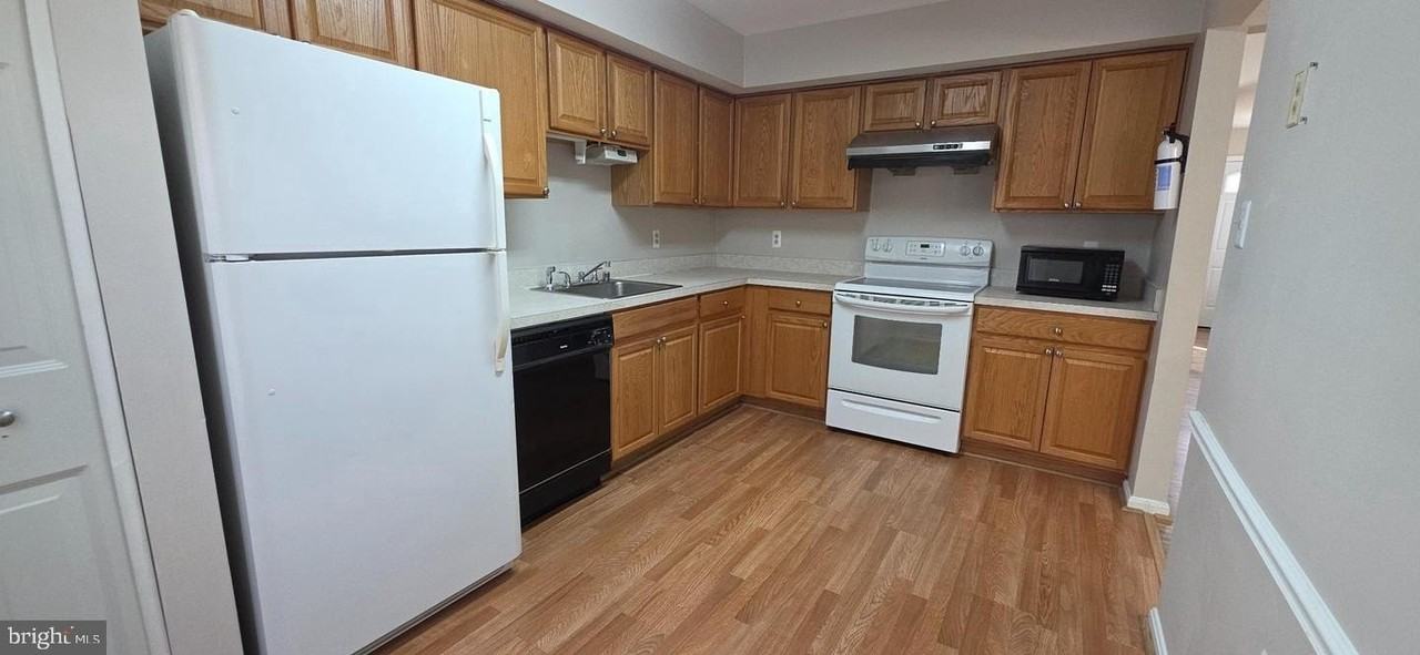 5510 La Cross Ct - Photo 3 of 12