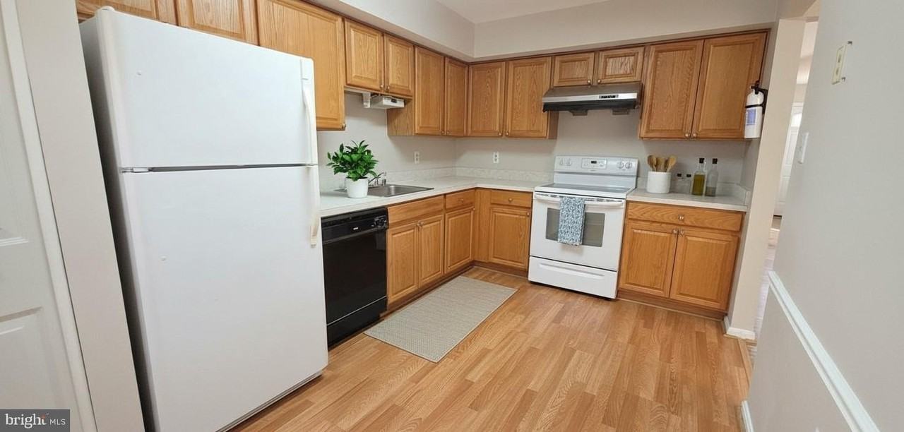 5510 La Cross Ct - Photo 4 of 12