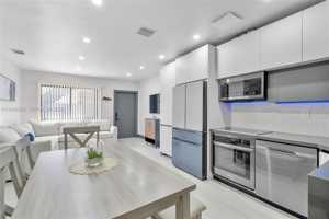 featured image of 100 Ne 71st St #100