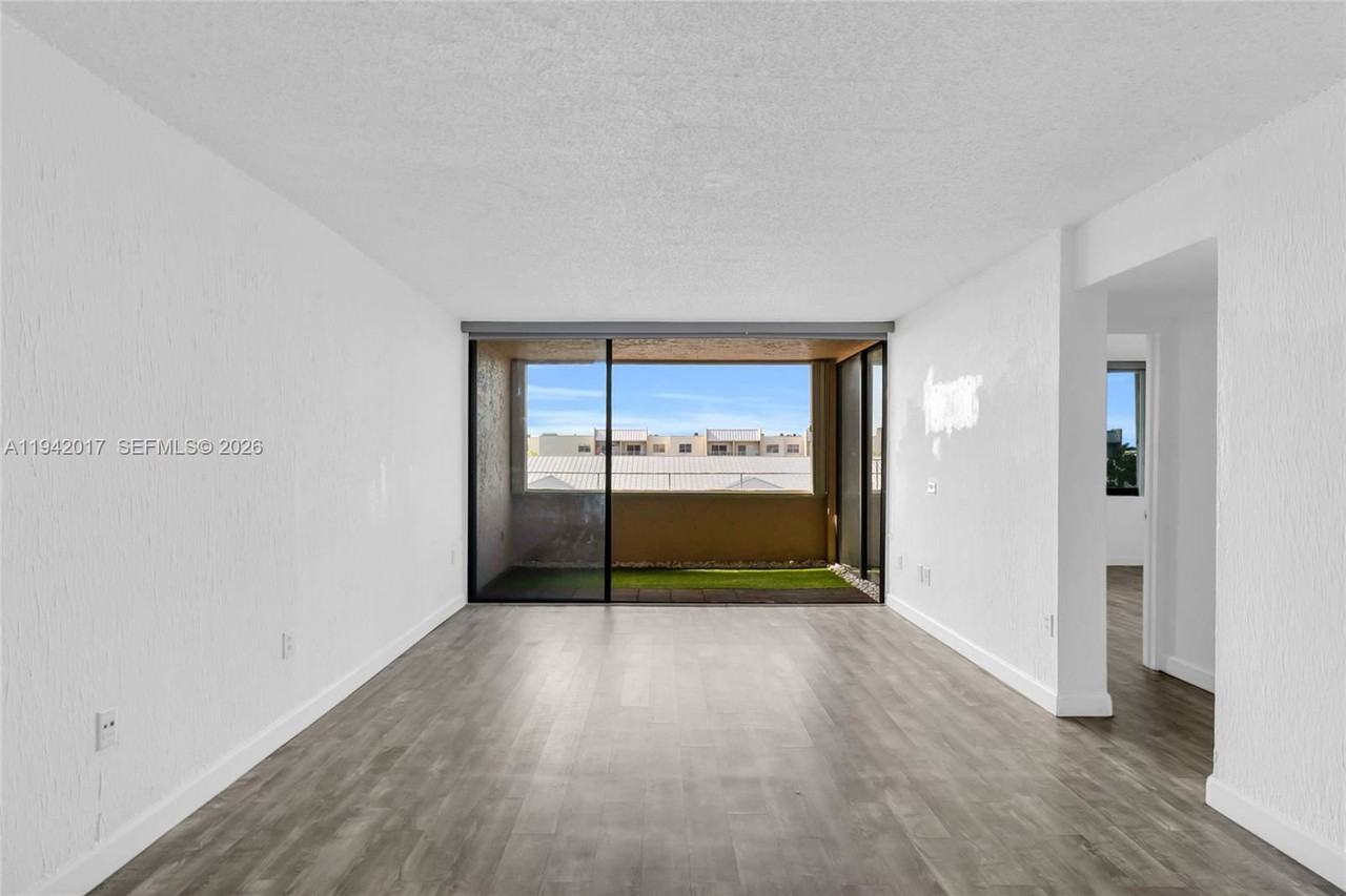 10400 Sw 108th Ave #A413 - Photo 7 of 8