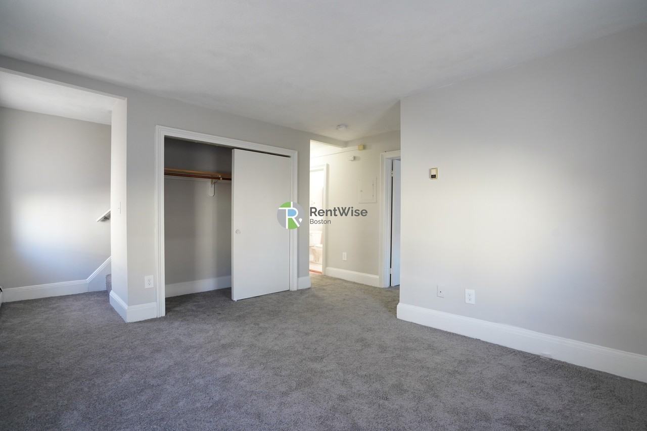 3 Winship Pl - Photo 4 of 25