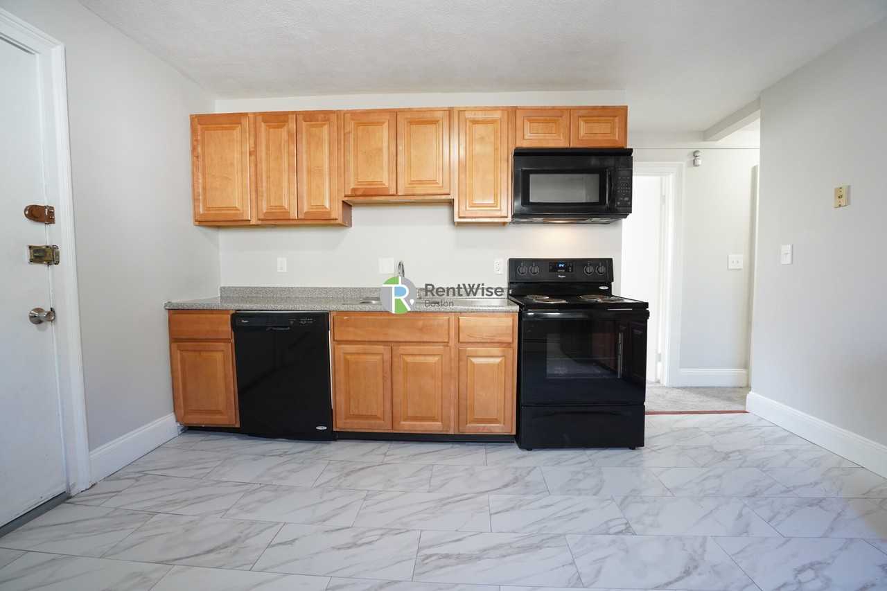 3 Winship Pl - Photo 7 of 25