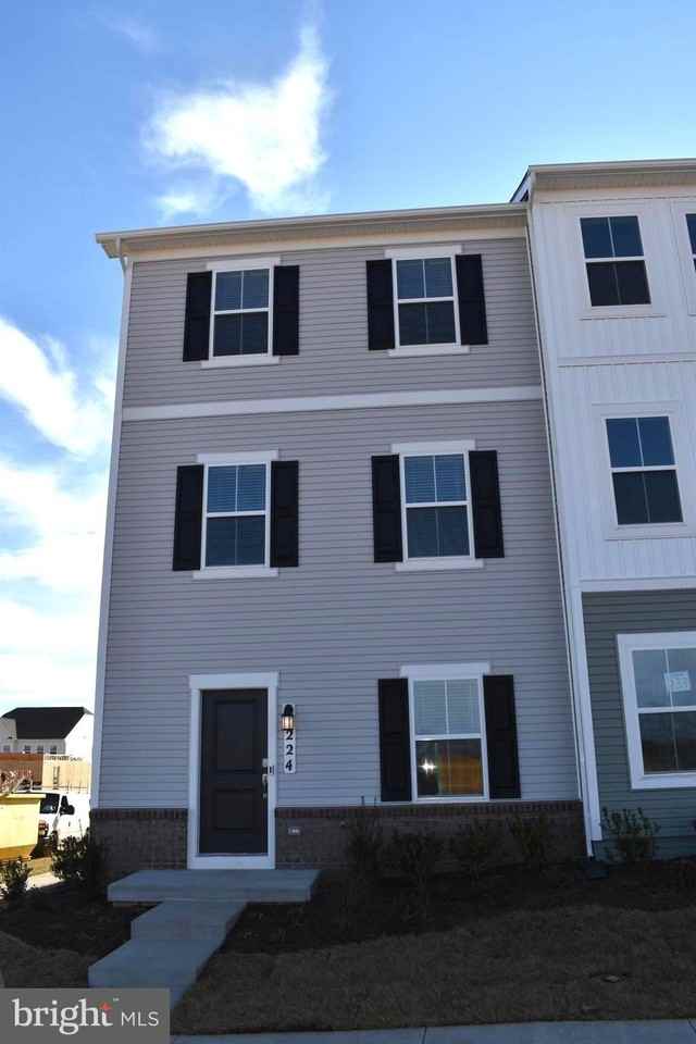 224 Swan Field Ave - Photo 2 of 34