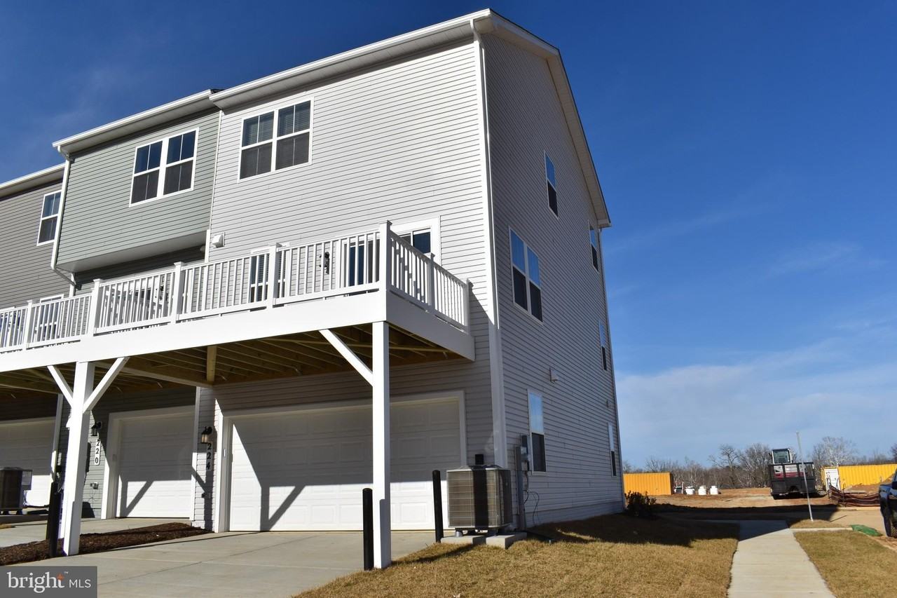 224 Swan Field Ave - Photo 3 of 34