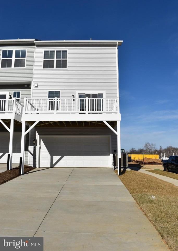 224 Swan Field Ave - Photo 4 of 34