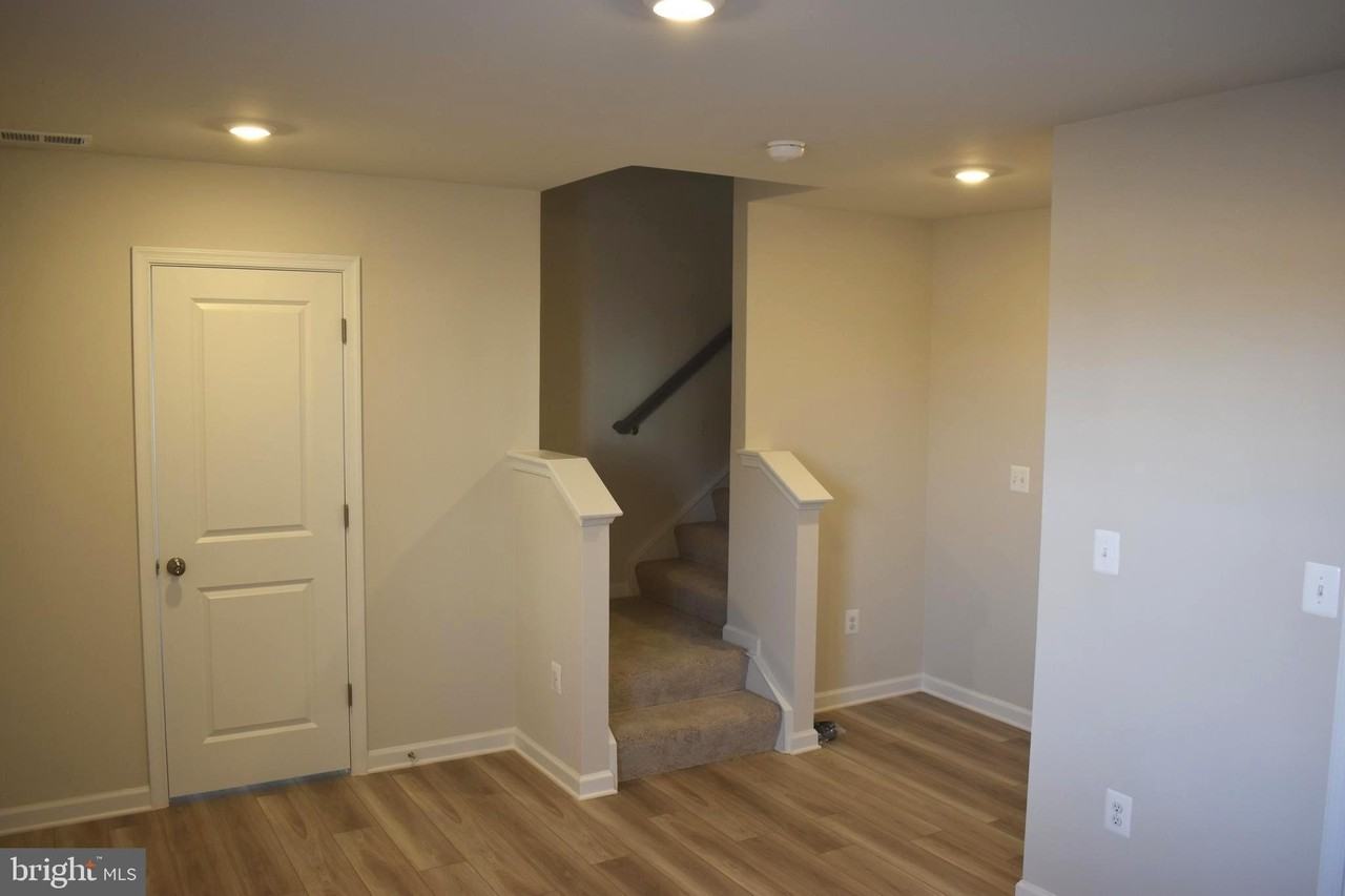 224 Swan Field Ave - Photo 6 of 34