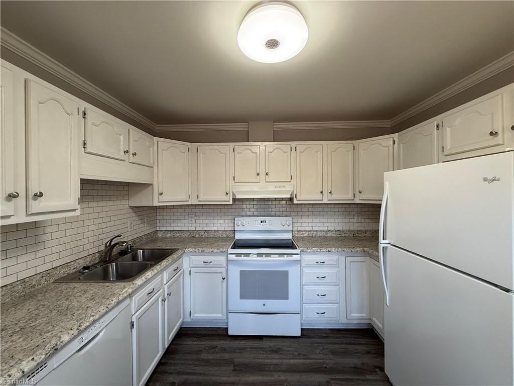 205 Guinevere Ct - Photo 2 of 24