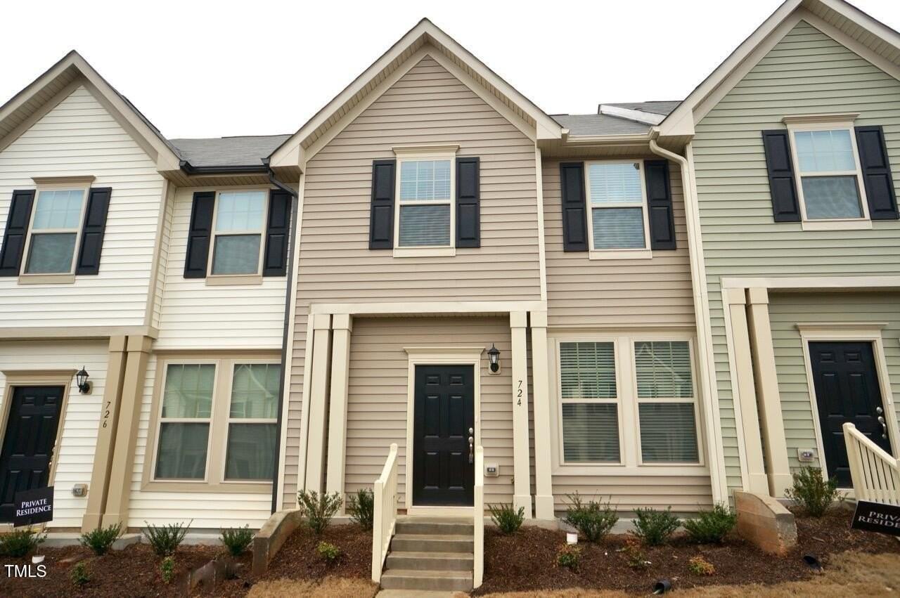 724 Maypearl Ln - Photo 2 of 21