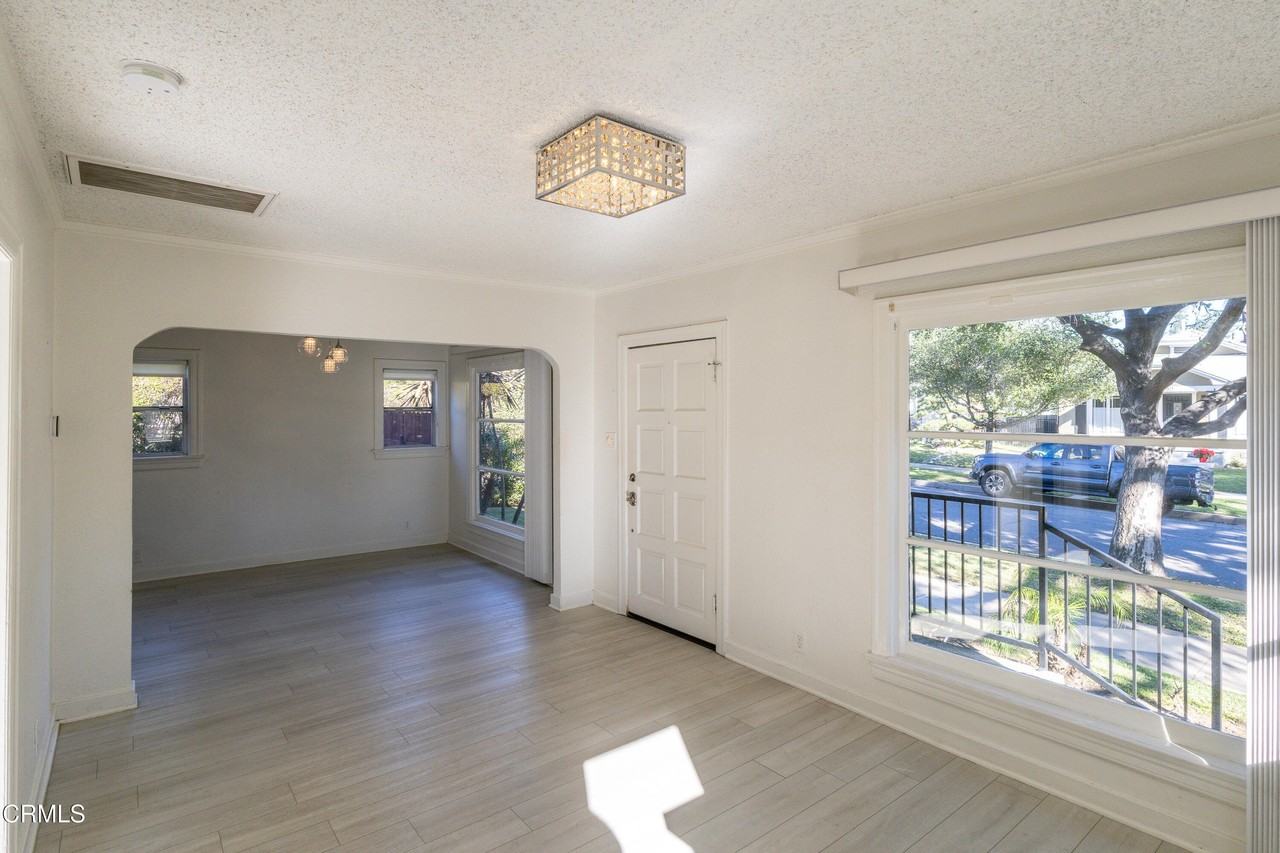 927 N Catalina Ave - Photo 5 of 31