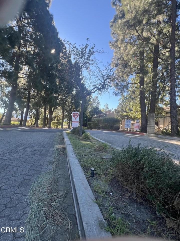 2181 Euclid Ave - Photo 2 of 46