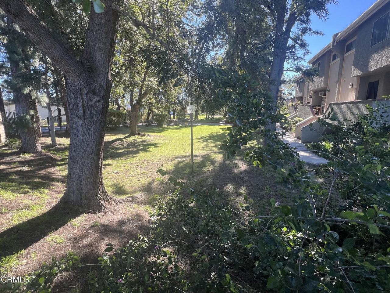 2181 Euclid Ave - Photo 4 of 46