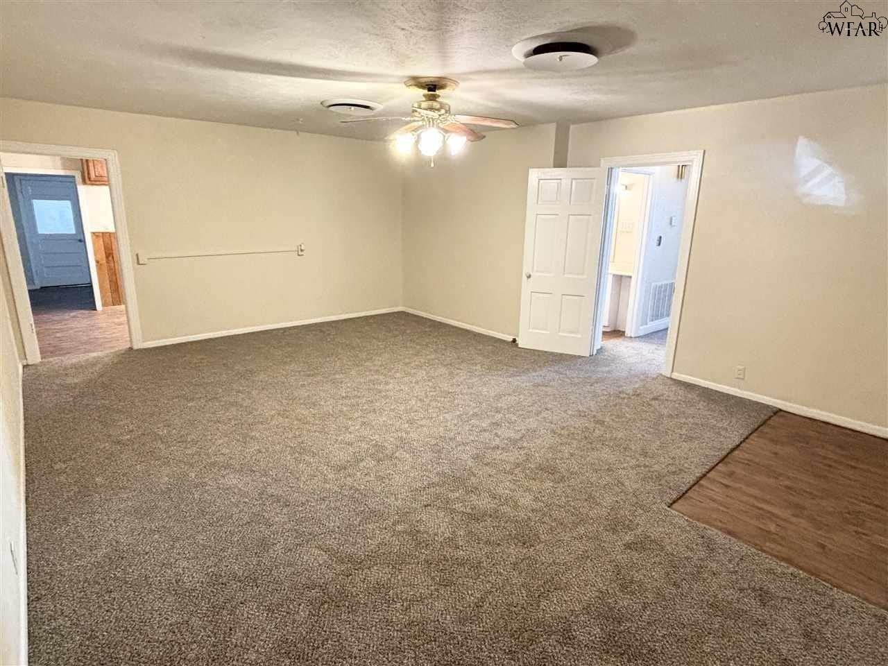 2132 Avenue J - Photo 2 of 22