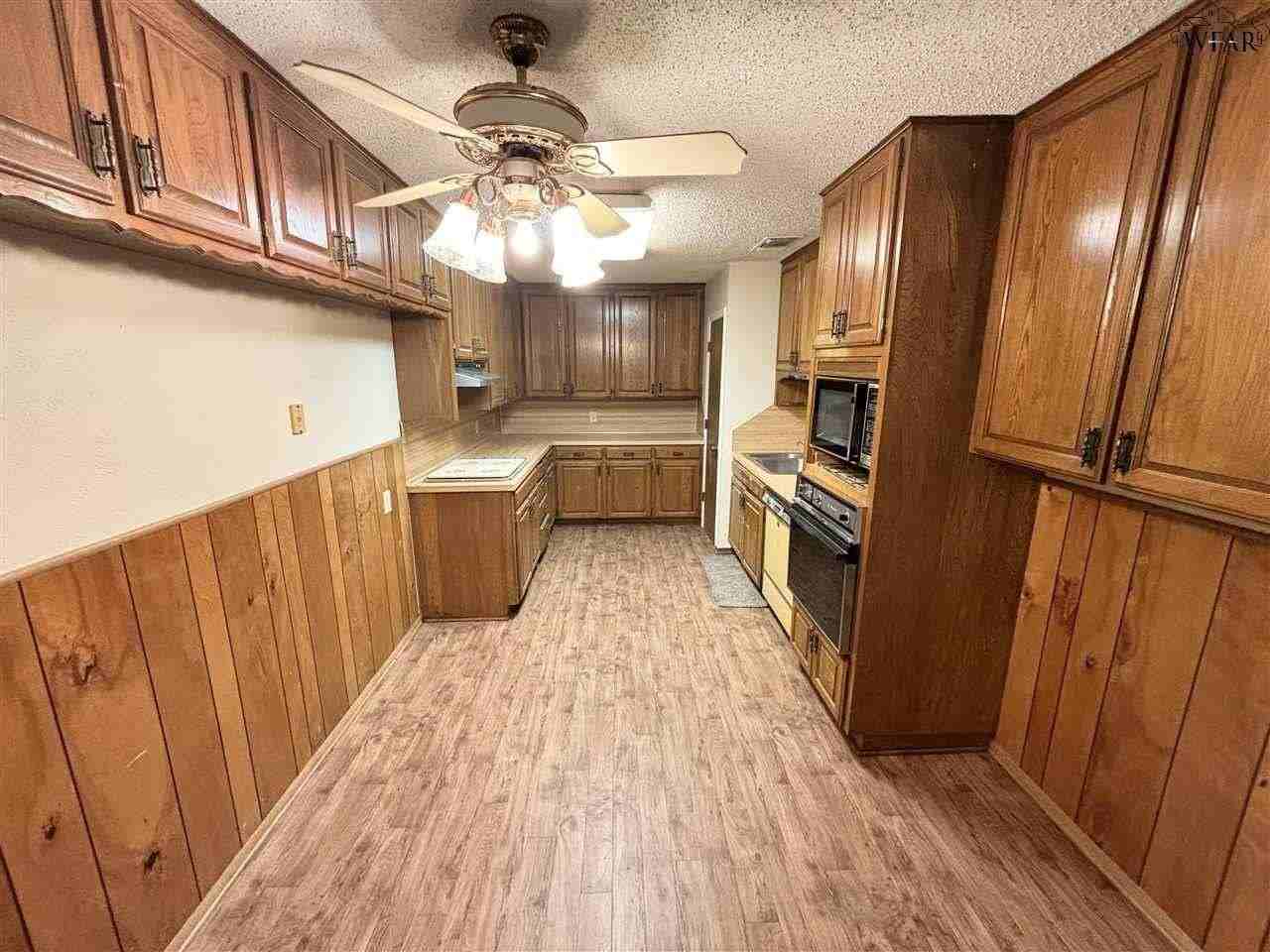 2132 Avenue J - Photo 4 of 22