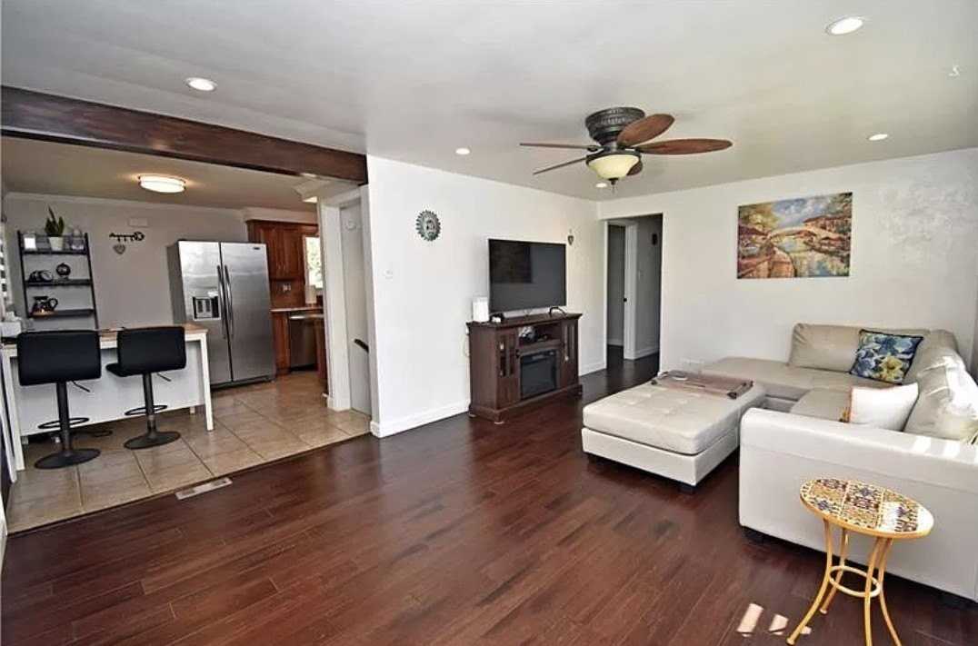 216 Mira Ave - Photo 2 of 18