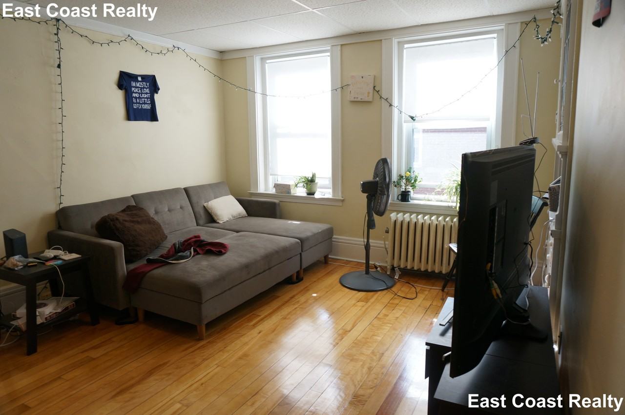 218 South St #8 - Photo 3 of 26