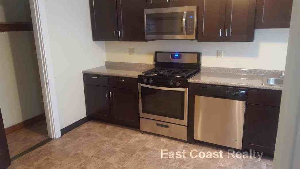 218 South St #8 - Photo 5 of 26