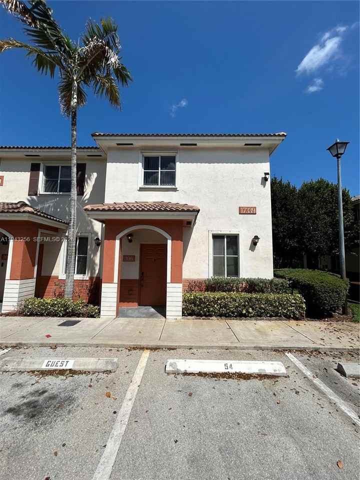 17339 Nw 7th Ave #106