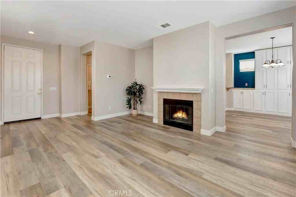 35857 Gatineau St - Photo 3 of 38