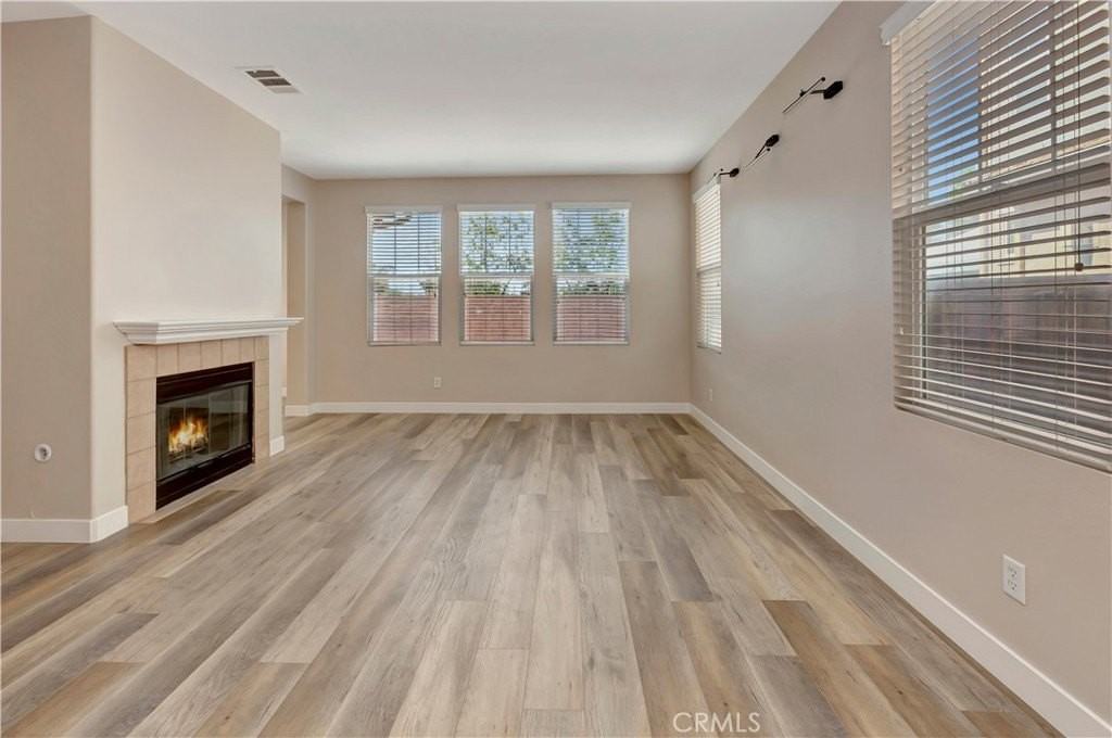 35857 Gatineau St - Photo 7 of 38