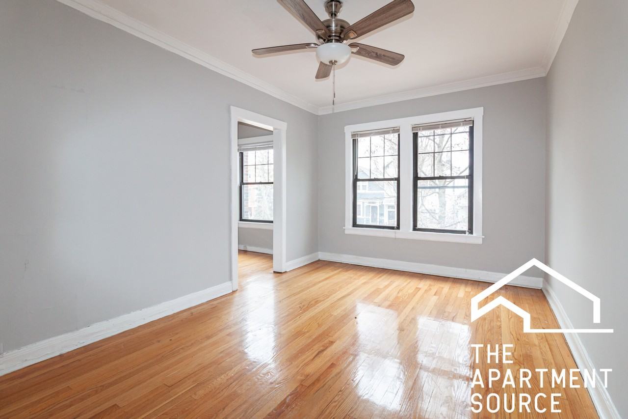 3008 N Racine Ave #2