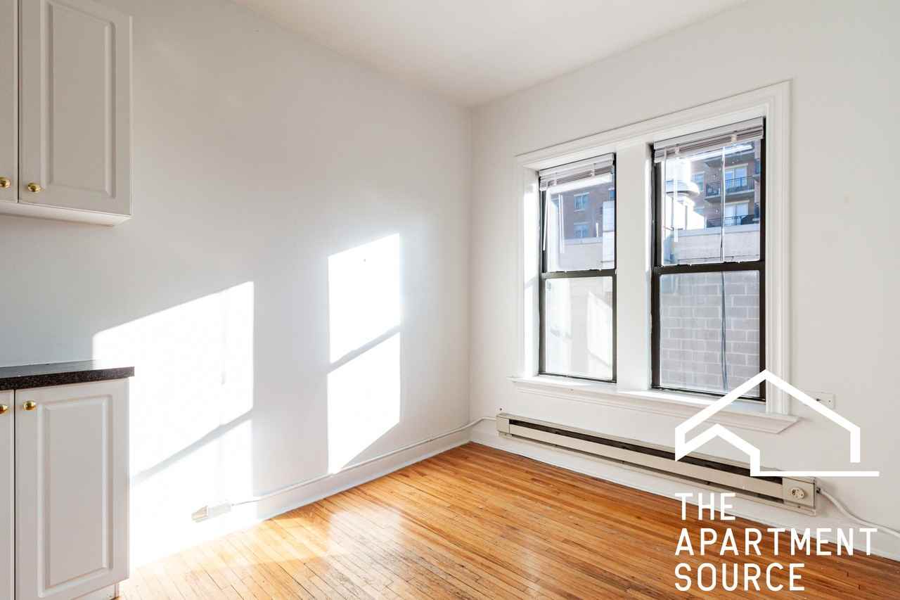 N Fremont St #W3 - Photo 5 of 11