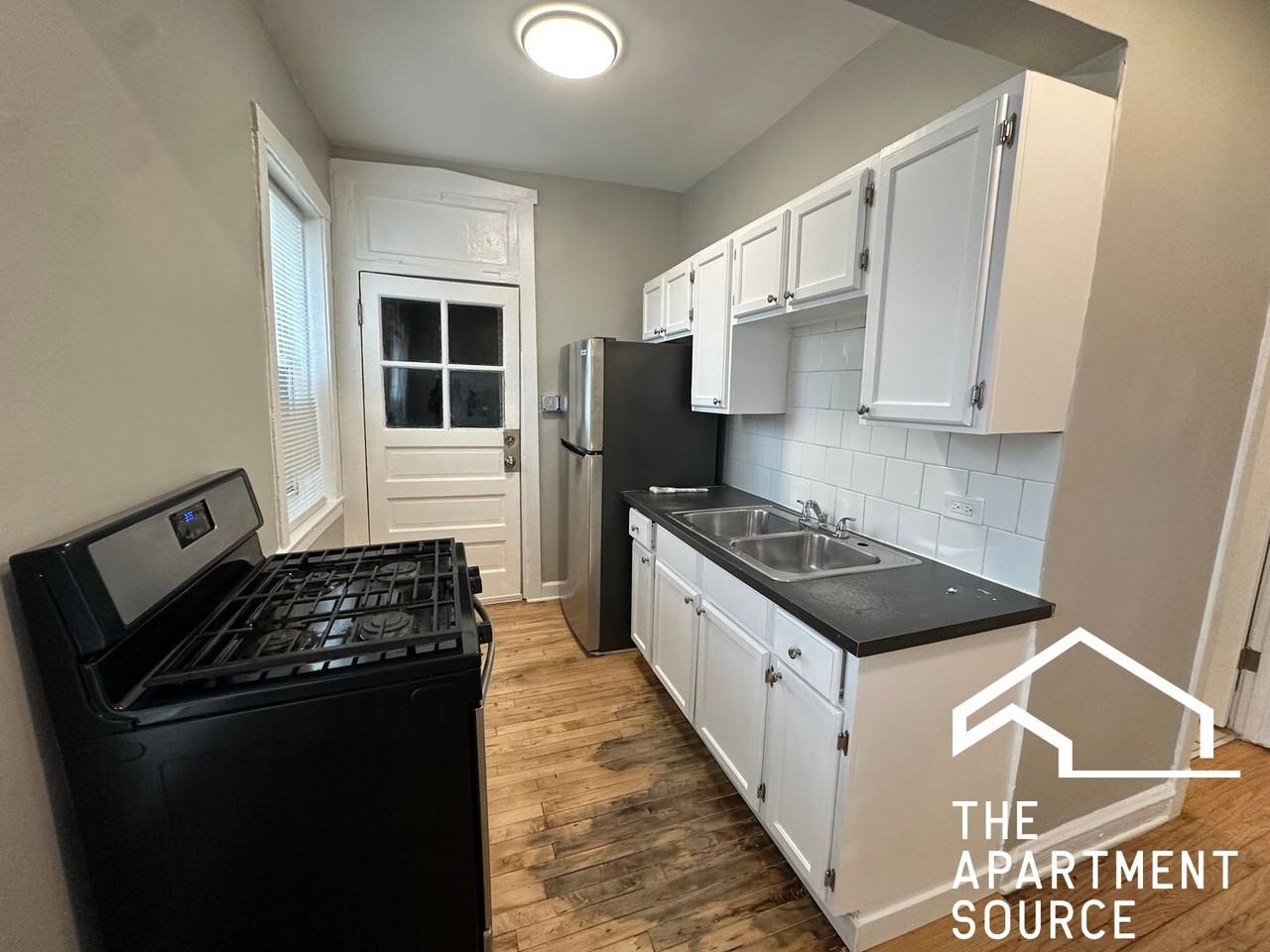 4902 N Saint Louis Ave #2E - Photo 3 of 8