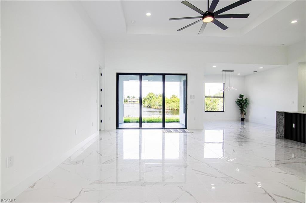 829 Nw 29th Ave - Photo 4 of 8