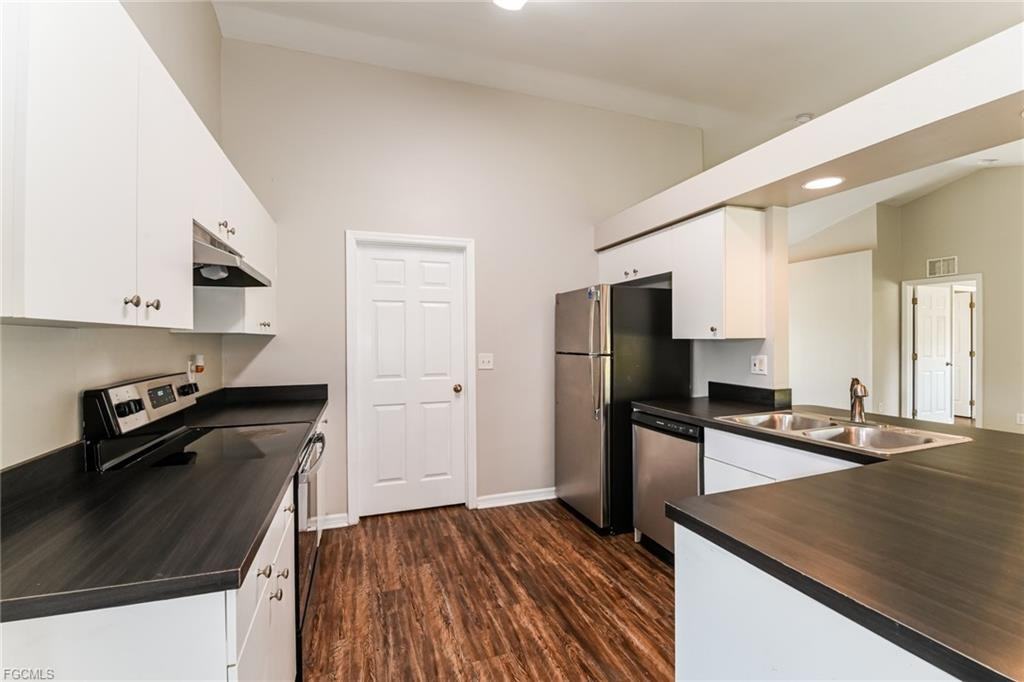 11 W 9th St - Photo 5 of 8