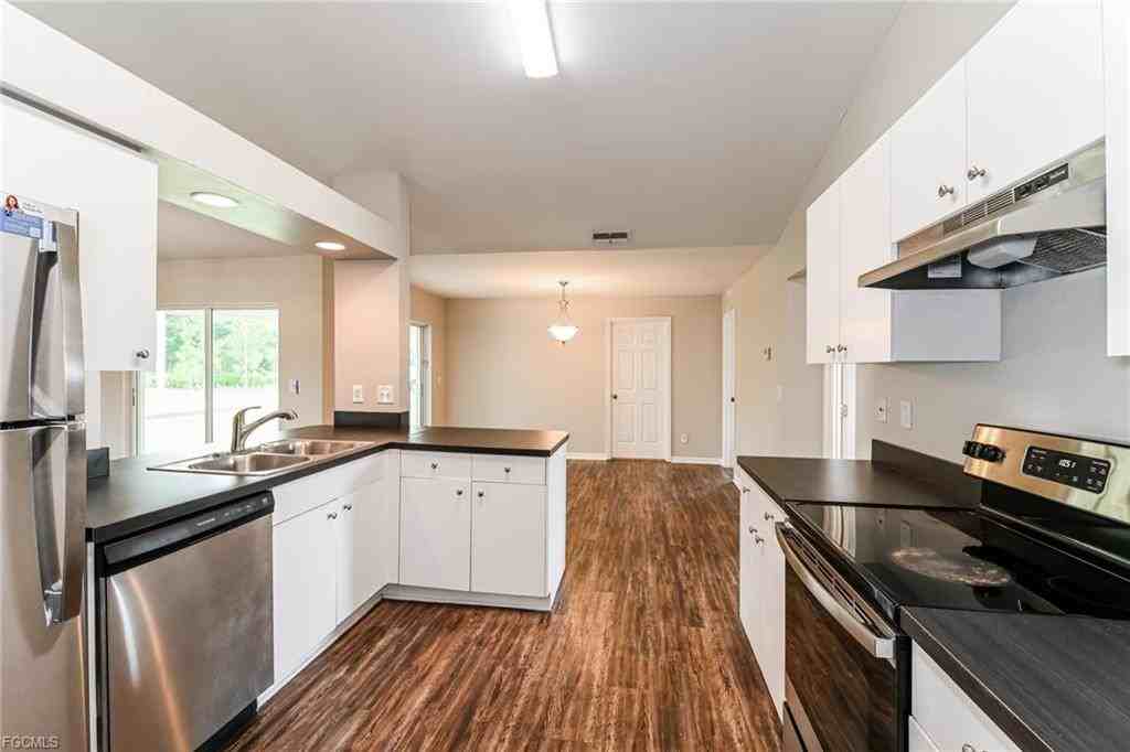 11 W 9th St - Photo 6 of 8