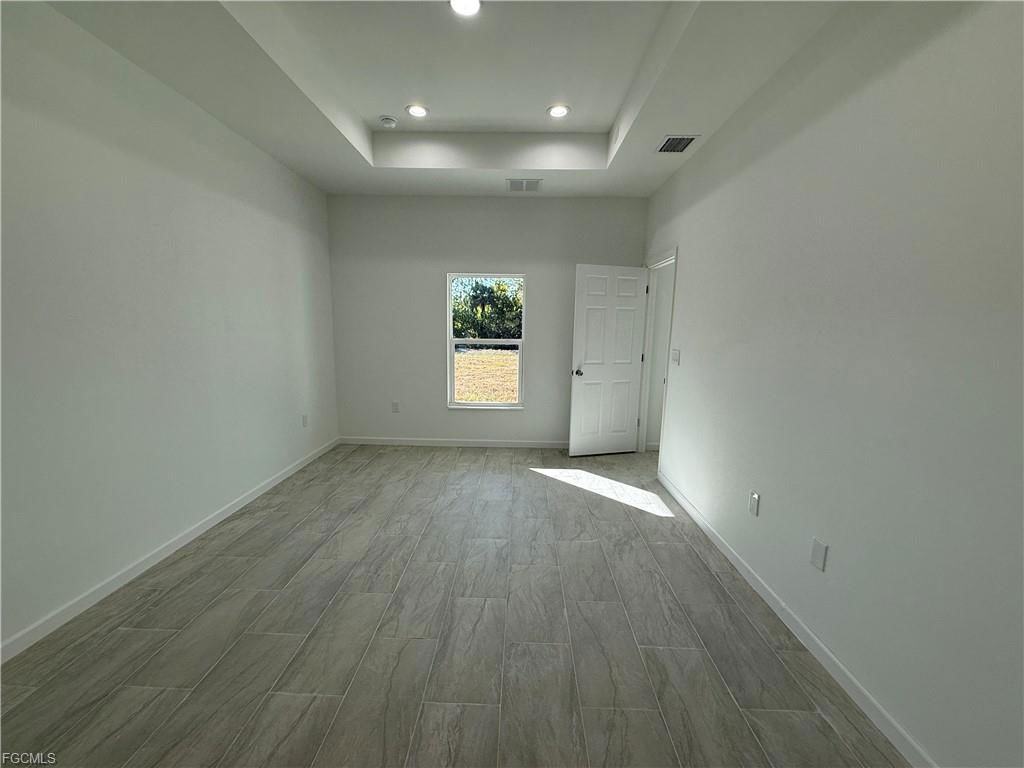 1014 Lakeside Dr - Photo 7 of 8