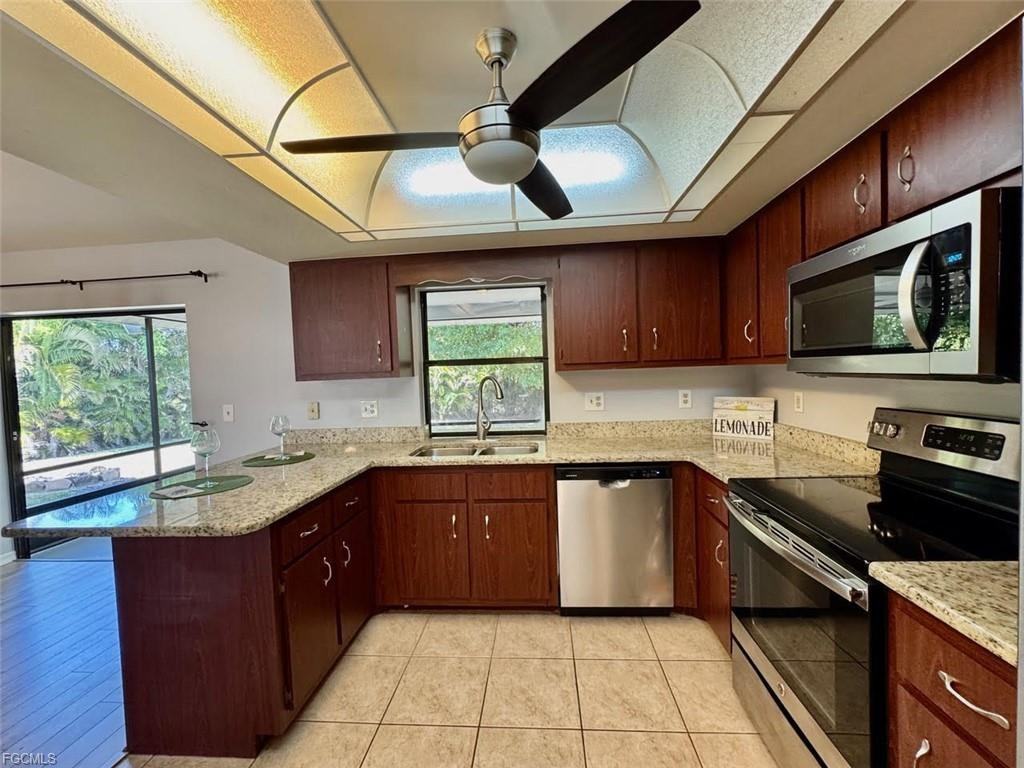 3725 Sw 6th Ave - Photo 6 of 8