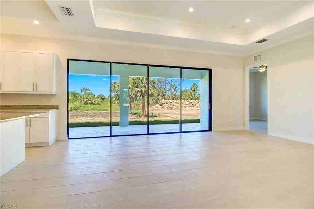 873 18th St Ne - Photo 3 of 8