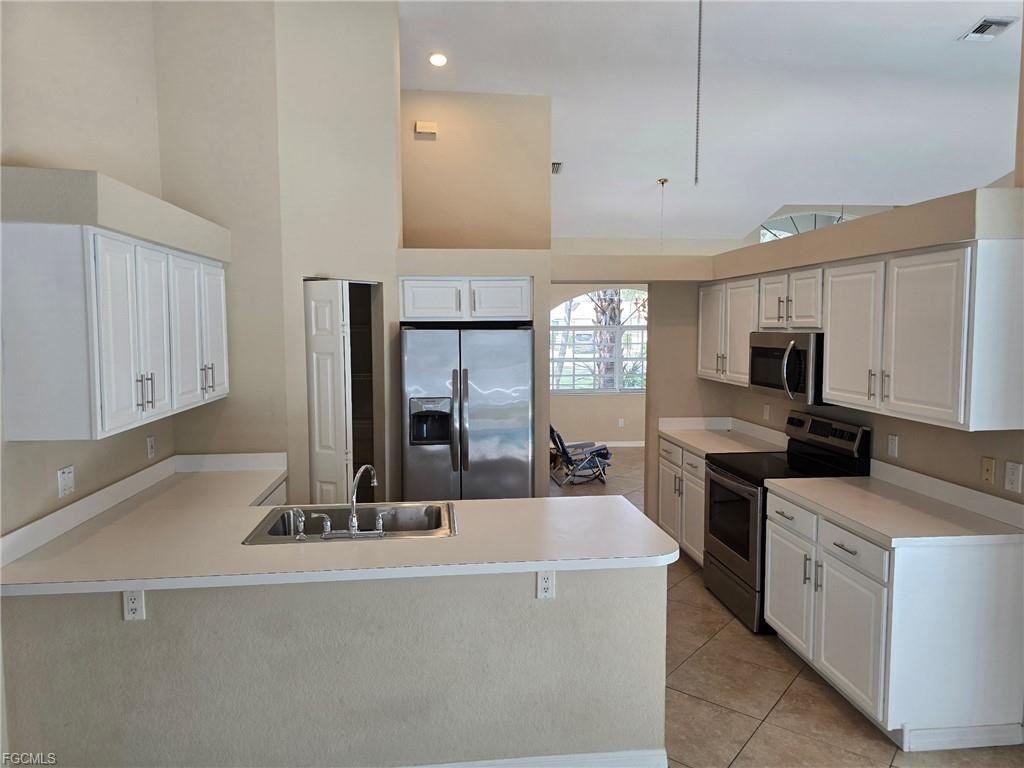 2063 Imperial Cir - Photo 4 of 8