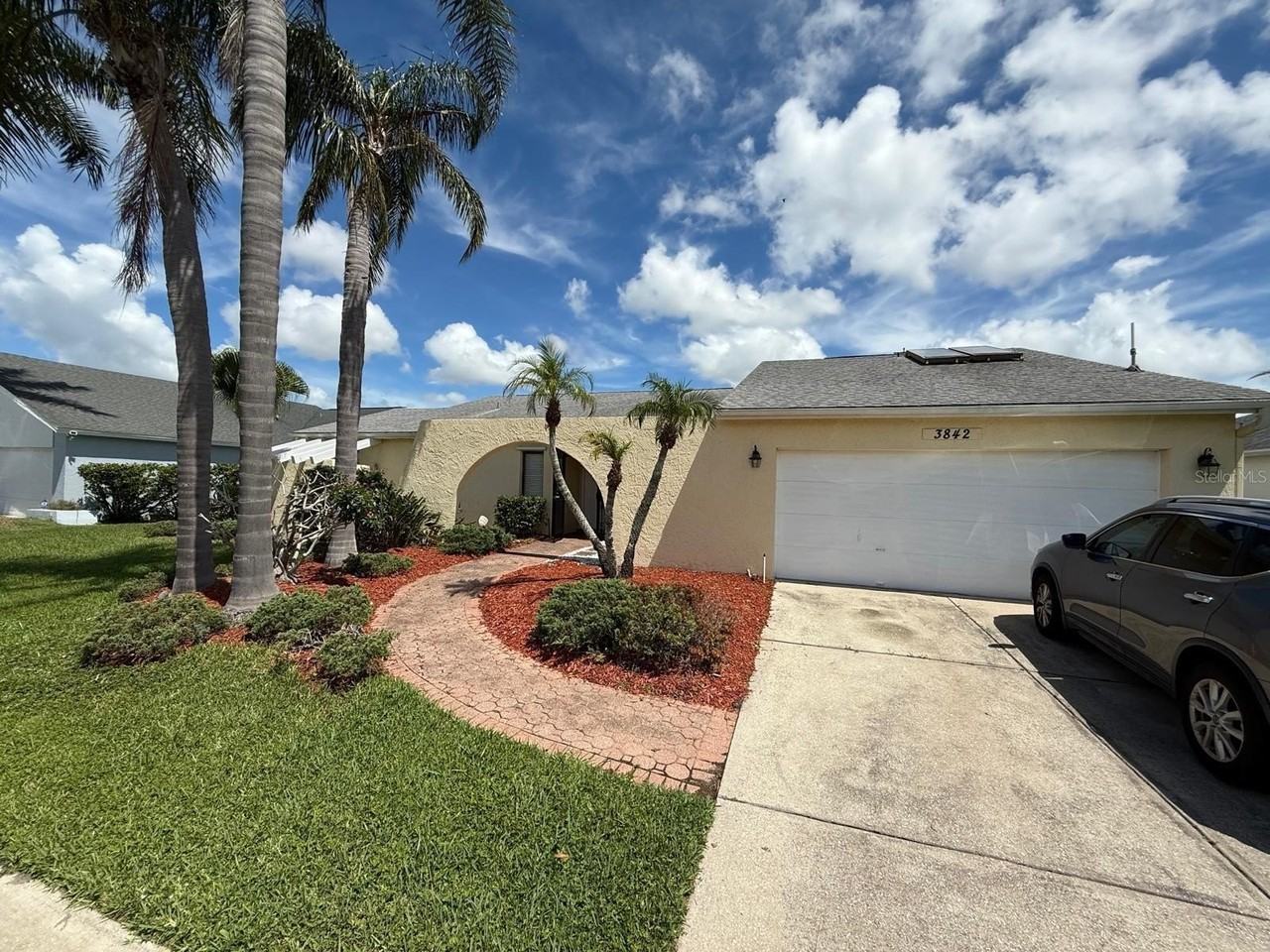 3842 Kingston Blvd - Photo 2 of 23