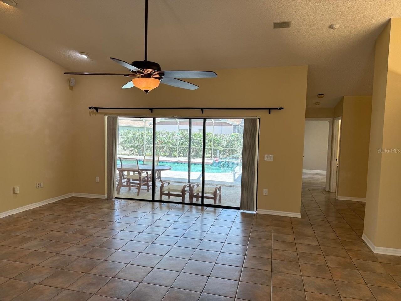 3842 Kingston Blvd - Photo 4 of 23