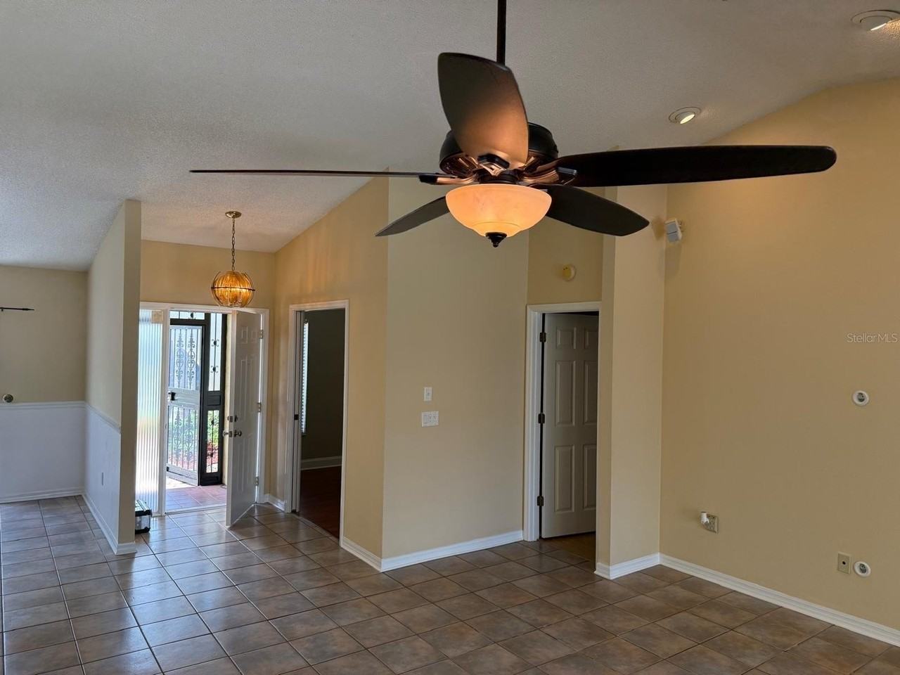 3842 Kingston Blvd - Photo 7 of 23