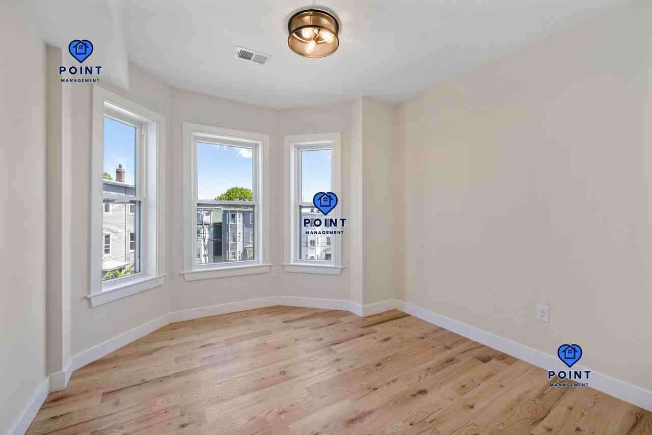 278 Webster St #3 - Photo 6 of 12